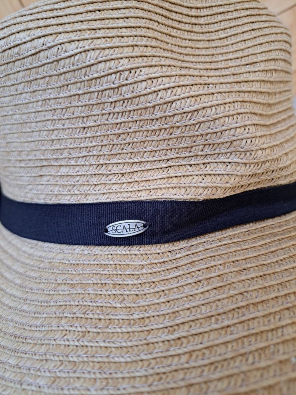 Scala Women's Wide-Brim Straw Hat Beige Black Ribbon Adjustable Sun Protection - Picture 2 of 6